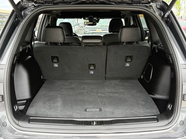 Used 2024 Jeep Grand Cherokee Limited w/ Black Appearance Package AWD/4WD image 27
