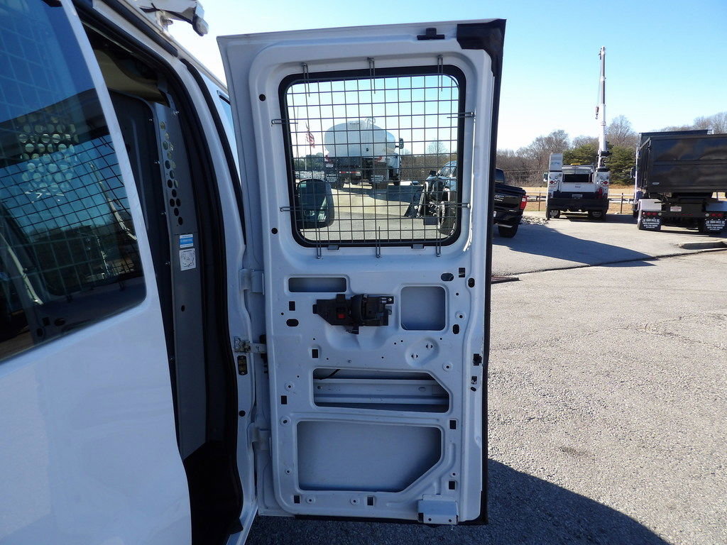 Used 2017 Chevrolet Express 2500 image 28