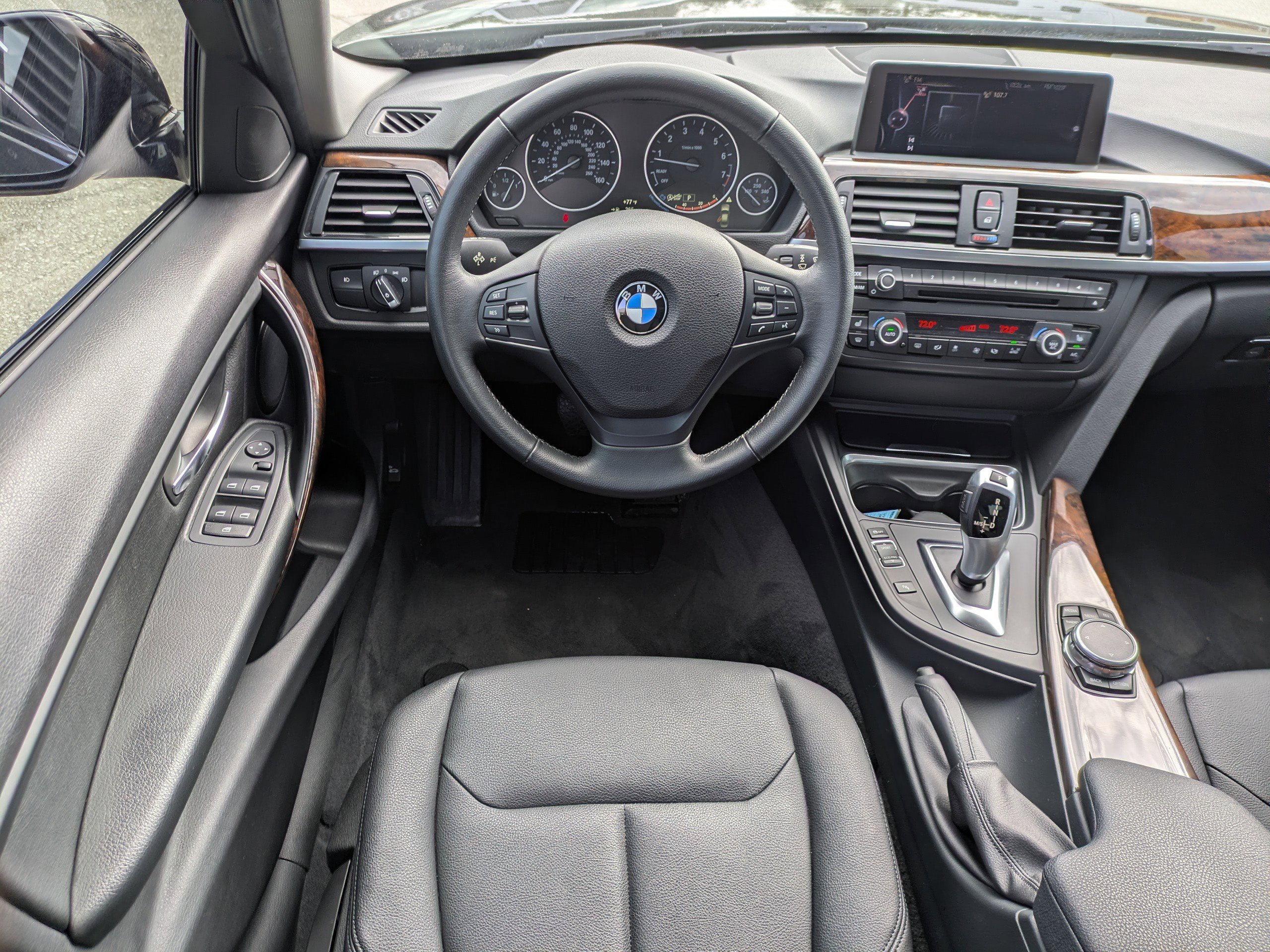 Used 2015 BMW 320i xDrive Sedan image 16