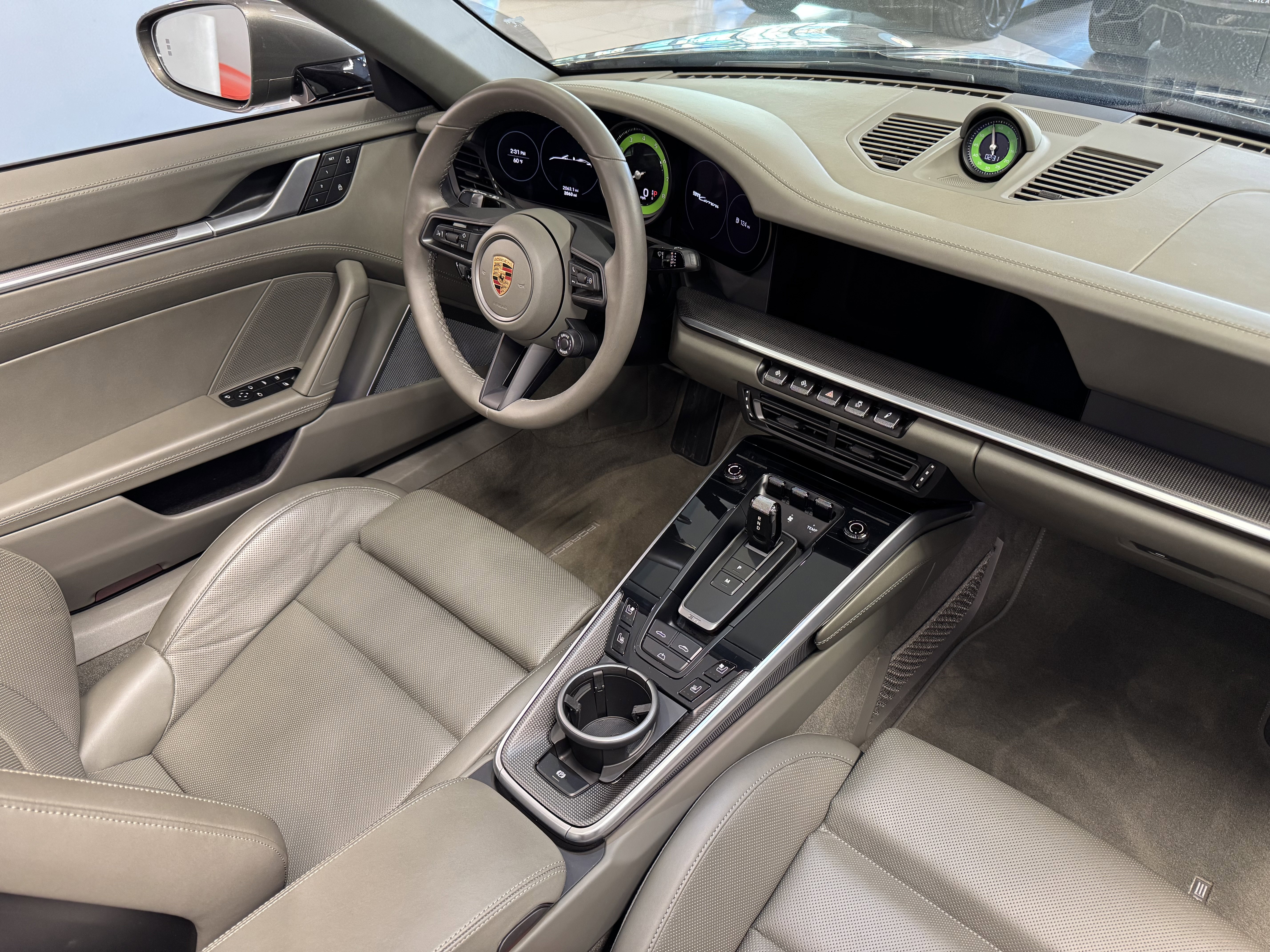 Used 2023 Porsche 911 Carrera image 18