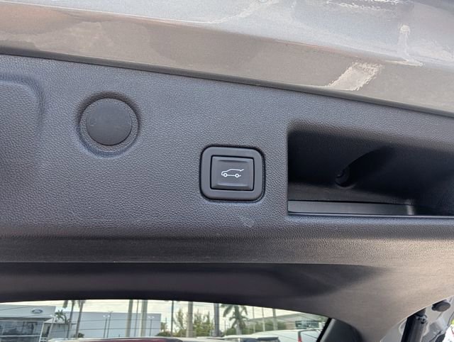 Used 2023 Chevrolet Equinox LS w/ LS Convenience Package FWD image 15