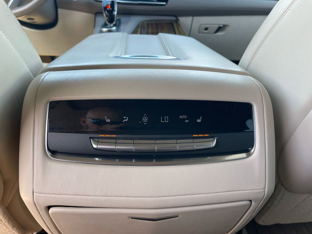 Used 2021 Cadillac Escalade ESV Premium Luxury Platinum image 14