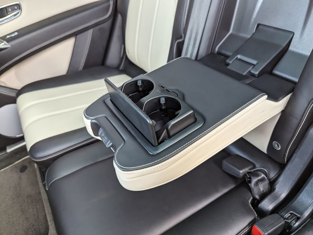 Used 2018 Bentley Bentayga AWD/4WD image 42