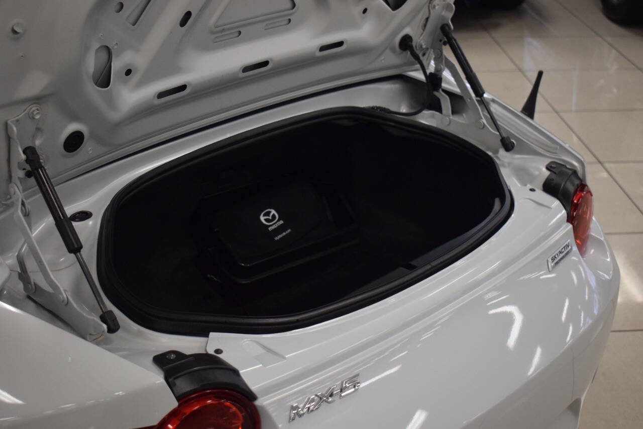 Used 2018 MAZDA MX-5 Miata RF Grand Touring image 38