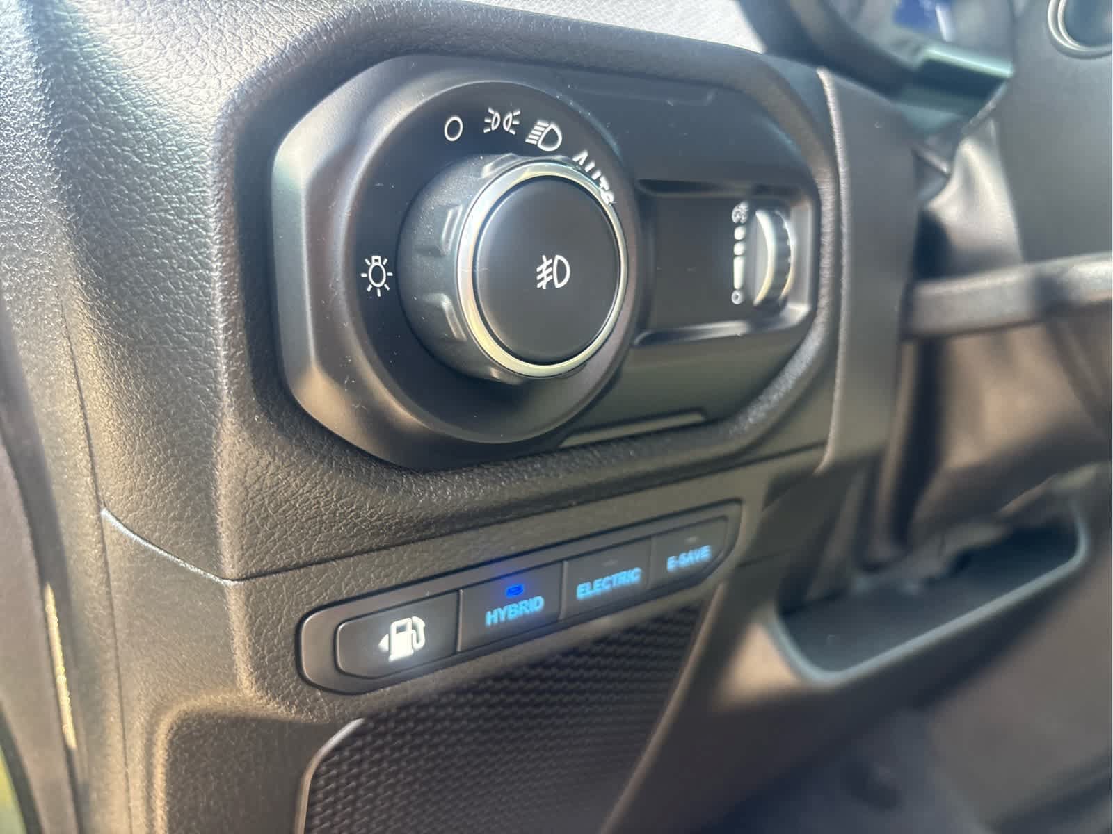 Used 2024 Jeep Wrangler Unlimited w/ Convenience Group AWD/4WD image 13