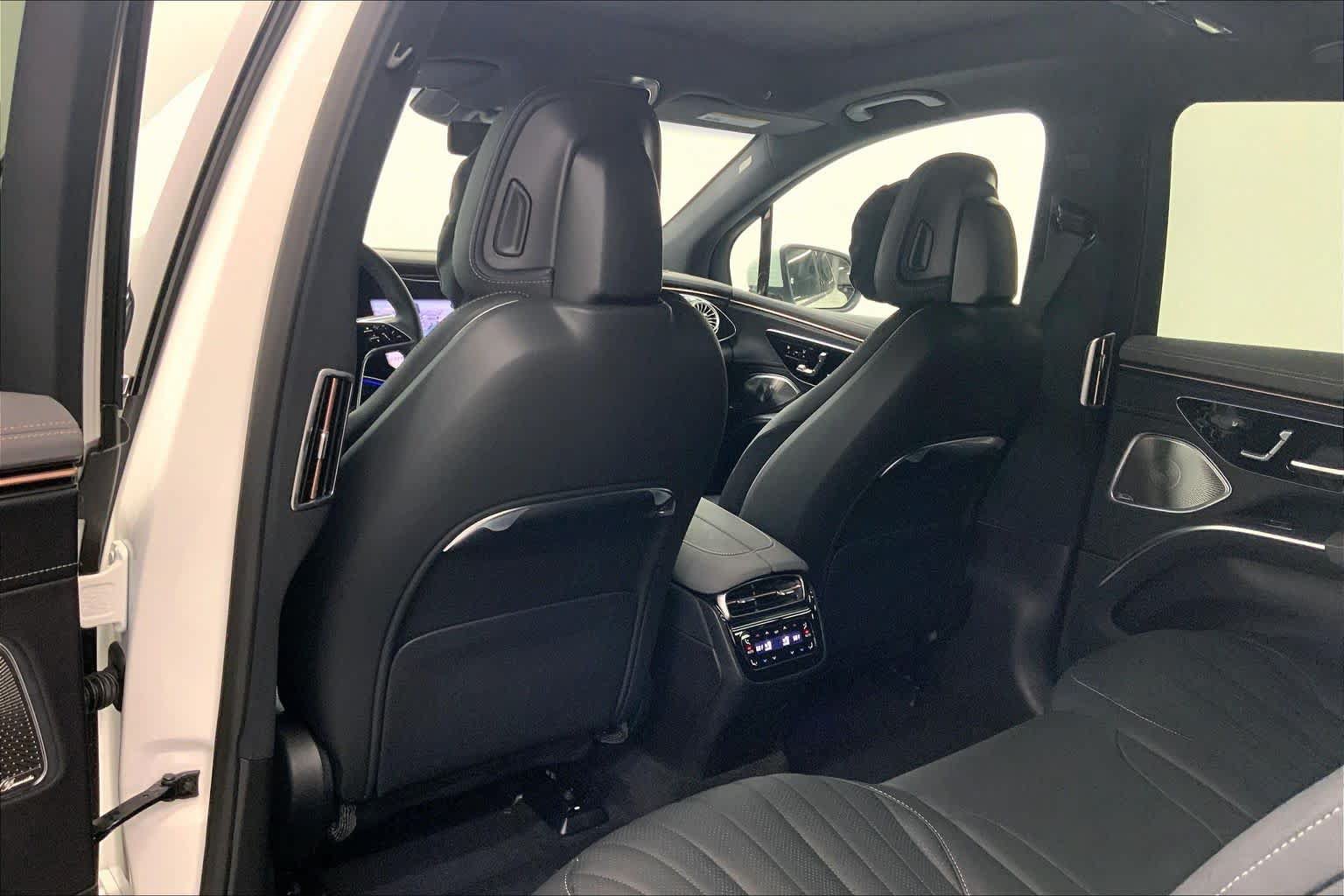 New 2027 Mercedes-Benz EQS 400 4MATIC SUV image 17