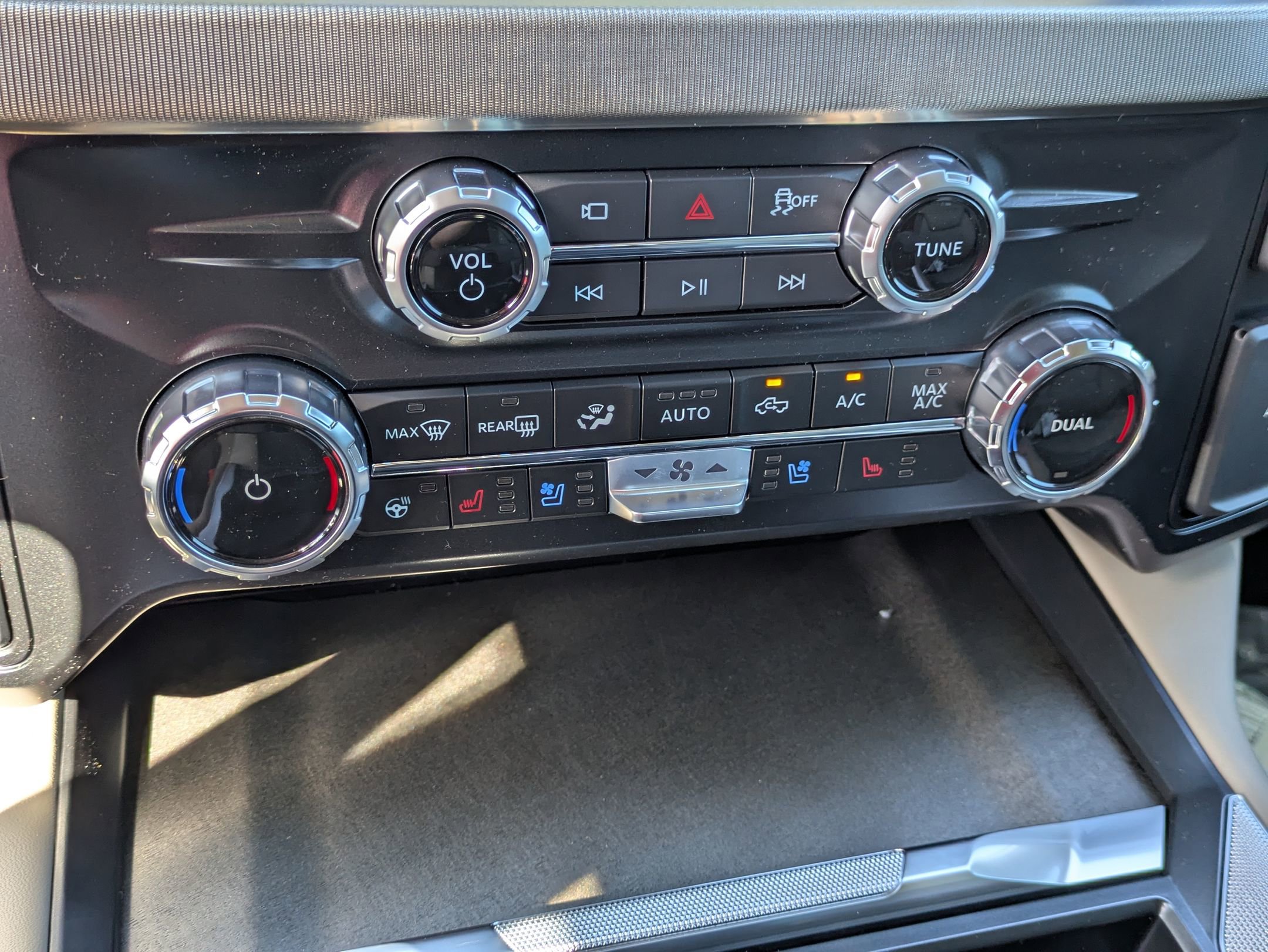 New 2026 Ford F250 Platinum w/ Platinum Plus Package image 24