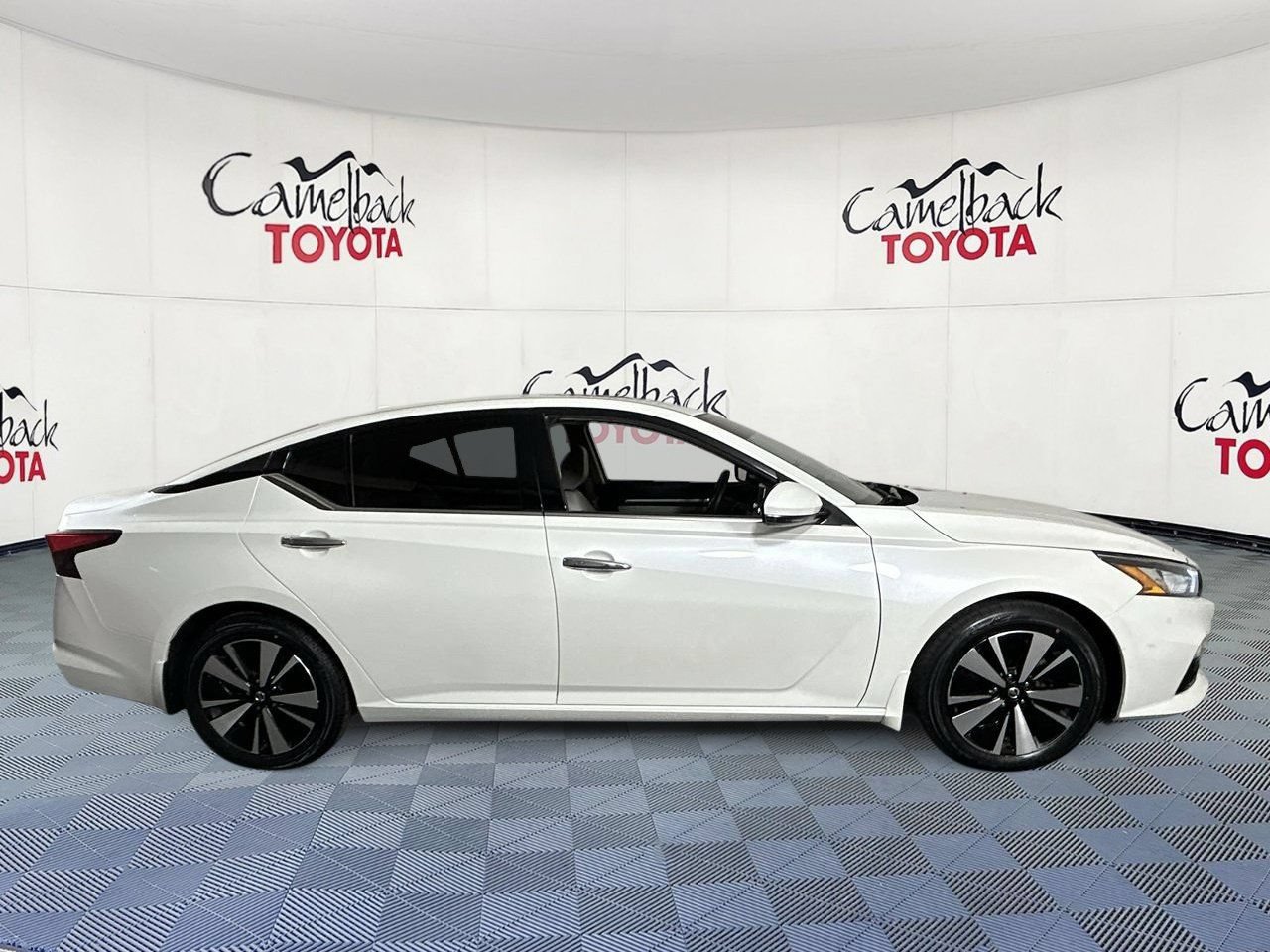 Used 2020 Nissan Altima 2.5 SV FWD image 8