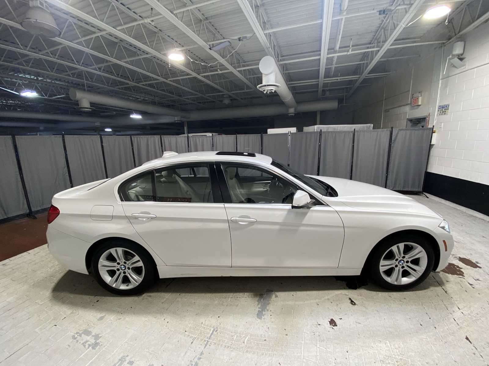 Used 2016 BMW 328i xDrive Sedan AWD/4WD image 27