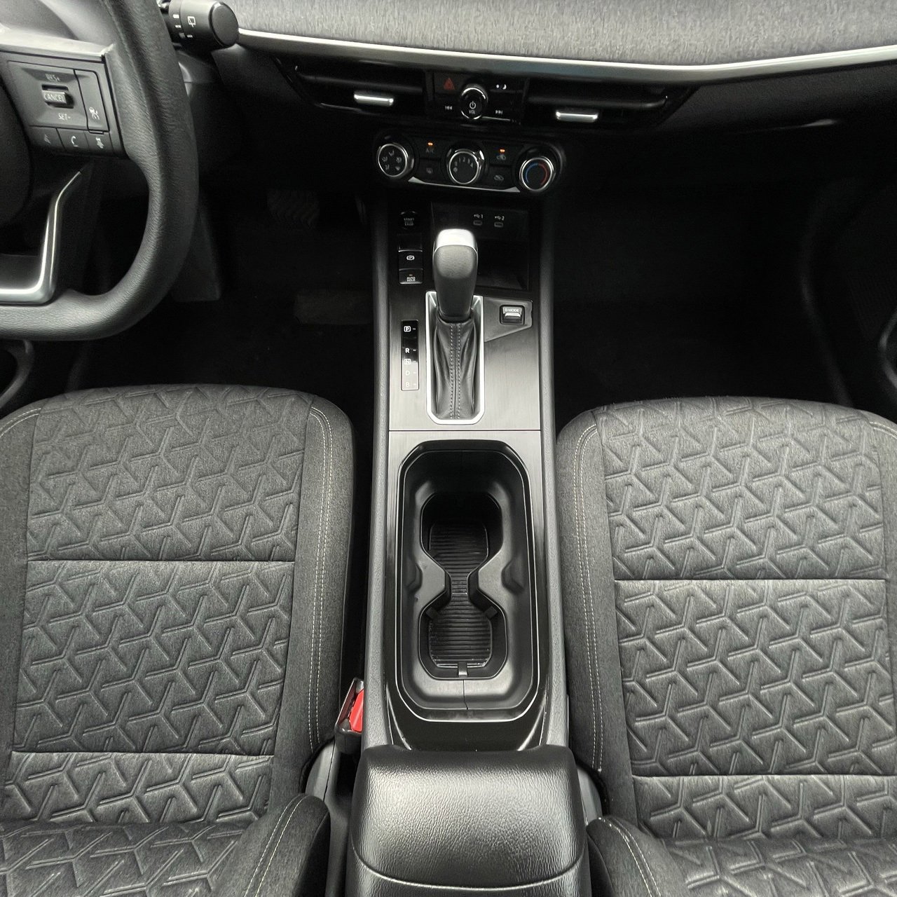 Used 2025 Nissan Kicks SV image 19