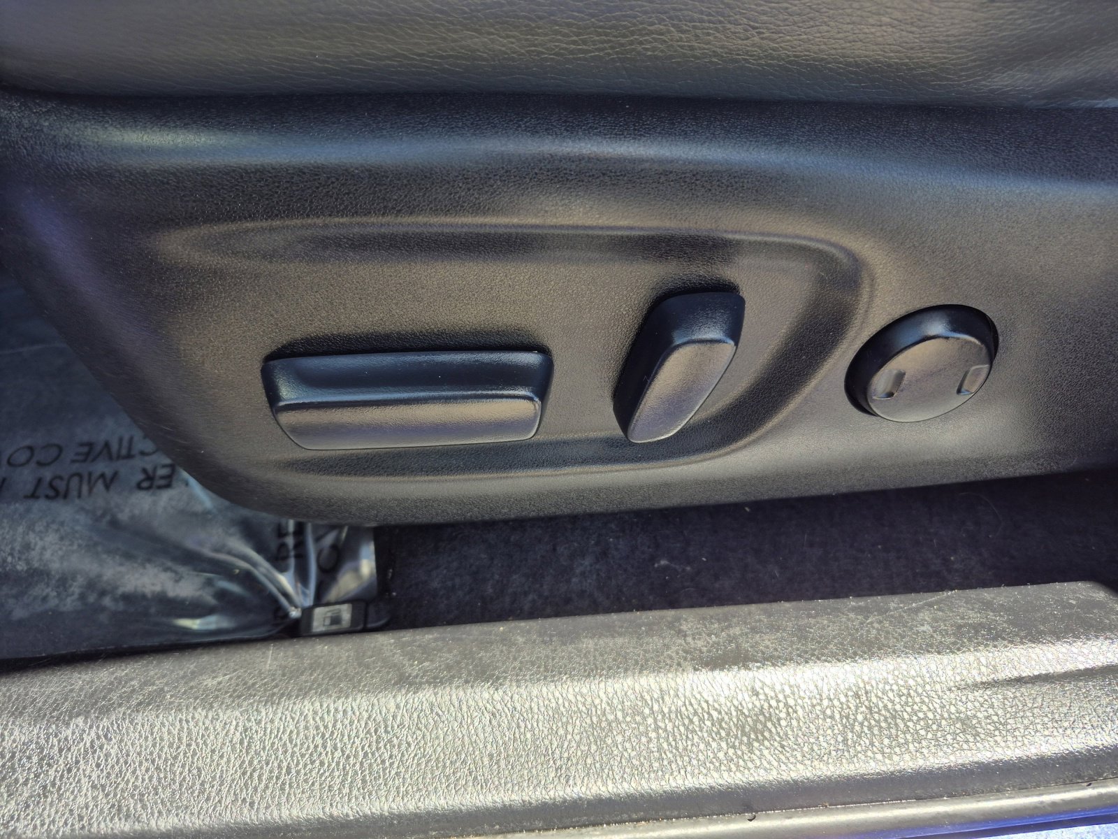 Used 2014 Toyota RAV4 Limited w/ Technology Package FWD image 15