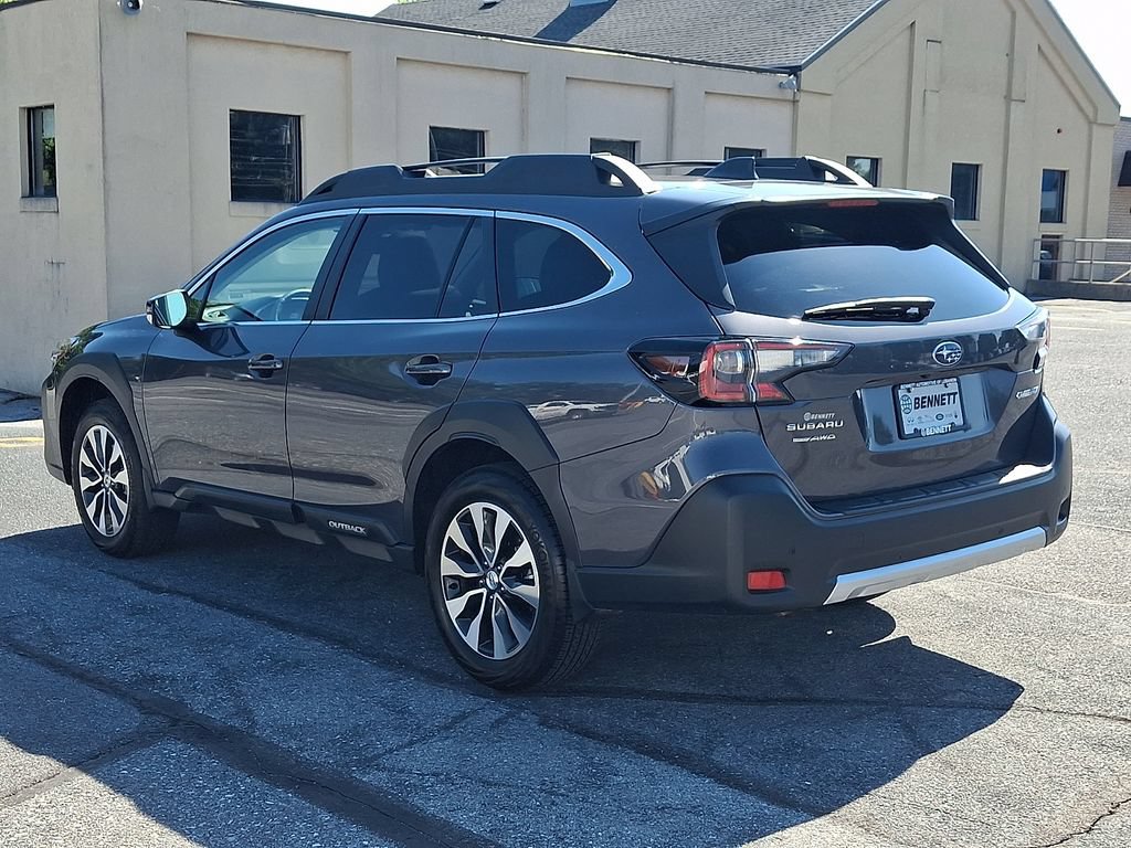 Used 2025 Subaru Outback Limited AWD/4WD image 4