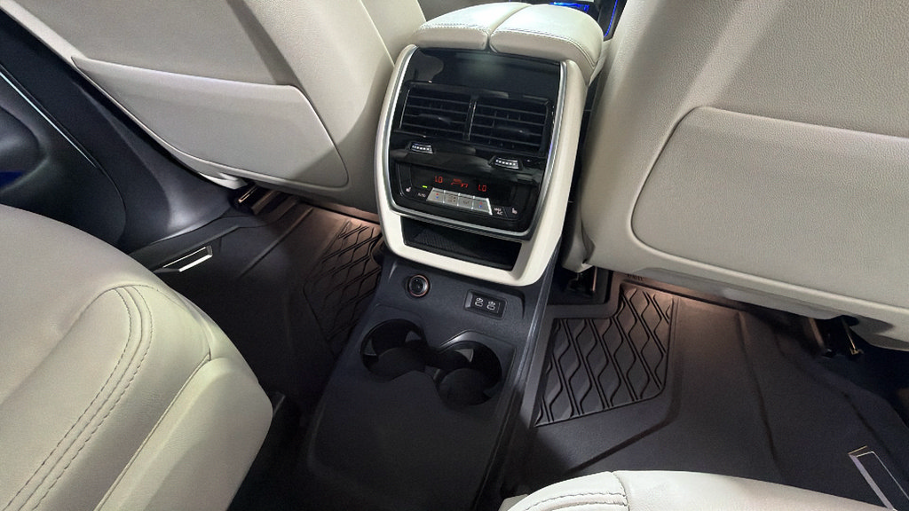 Used 2024 BMW X7 M60i w/ Executive Package AWD/4WD image 39