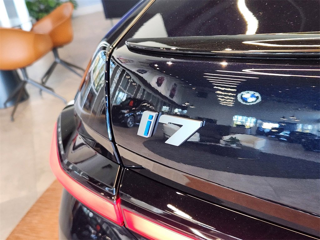 New 2026 BMW i7 xDrive60 w/ Executive Package image 23