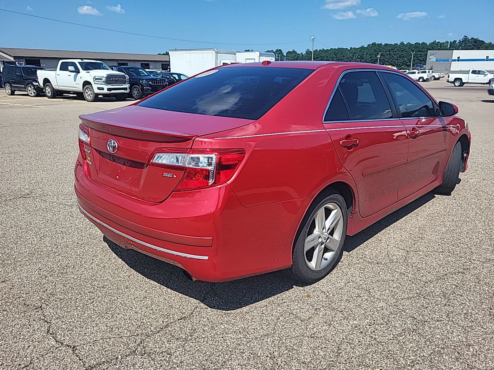 Used 2013 Toyota Camry SE FWD image 3