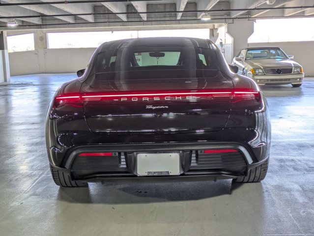 Used 2022 Porsche Taycan image 6