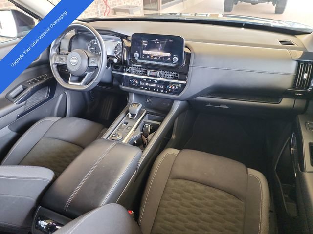 Used 2025 Nissan Pathfinder SV AWD/4WD image 14