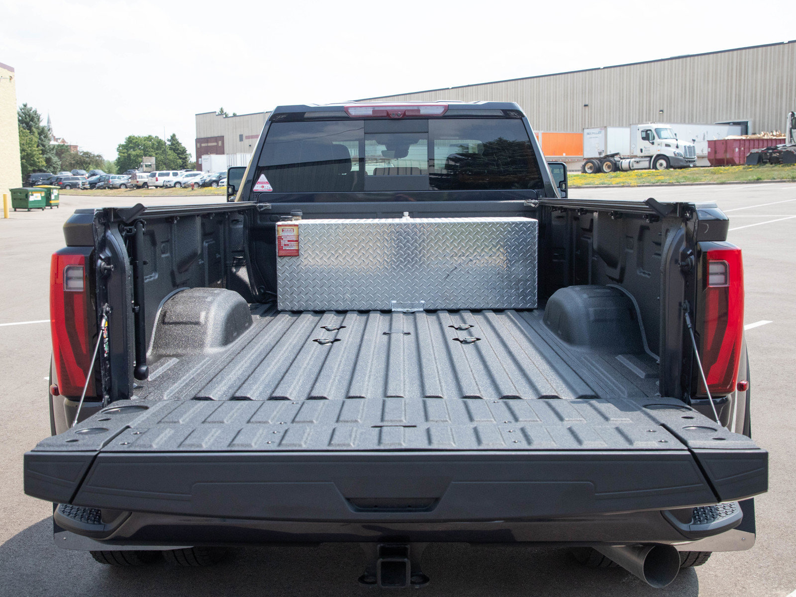 Used 2024 GMC Sierra 3500 Denali Ultimate AWD/4WD image 17