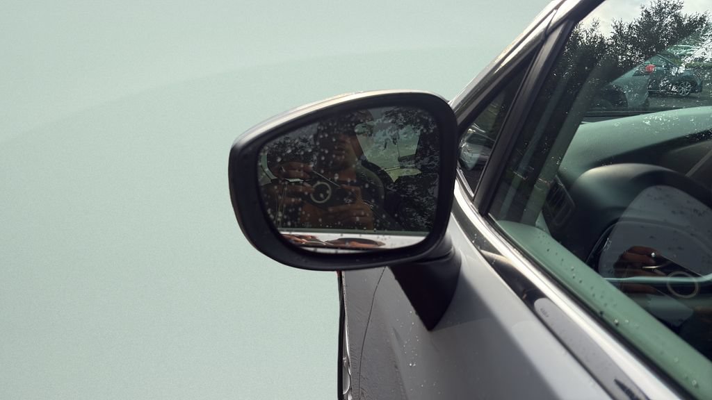 Used 2023 Chrysler Voyager LX FWD image 23