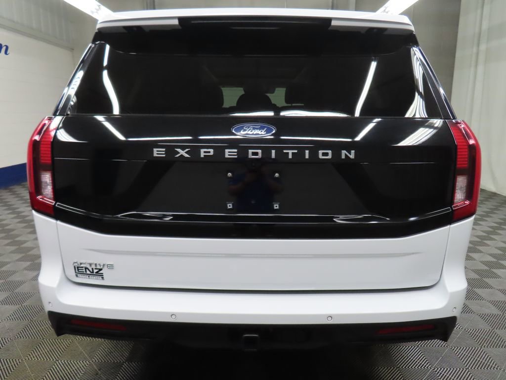 Used 2025 Ford Expedition Active AWD/4WD image 42