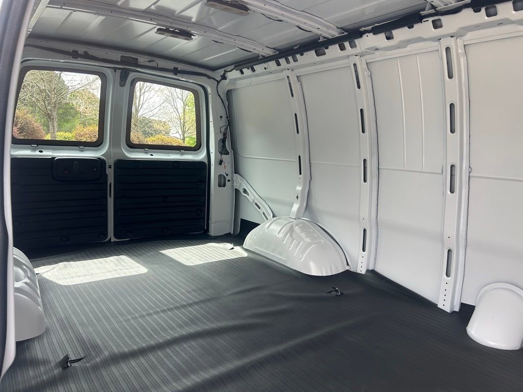 New 2026 Chevrolet Express 2500 Extended image 37