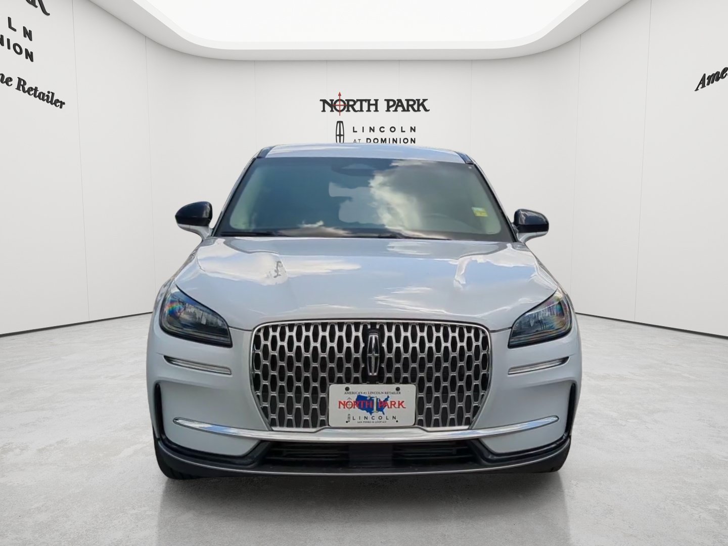 Used 2025 Lincoln Corsair AWD image 8