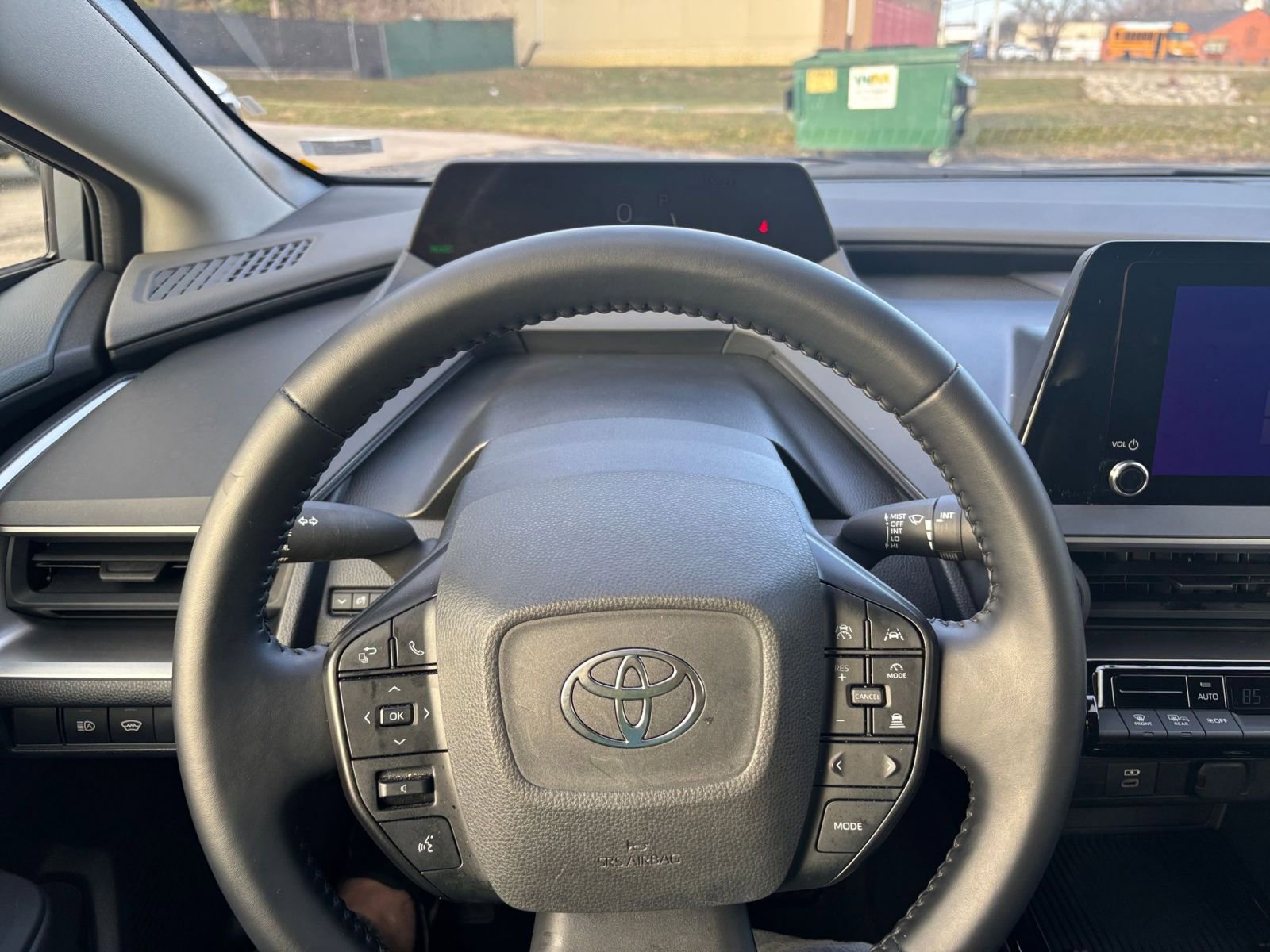 Used 2025 Toyota Prius LE image 32