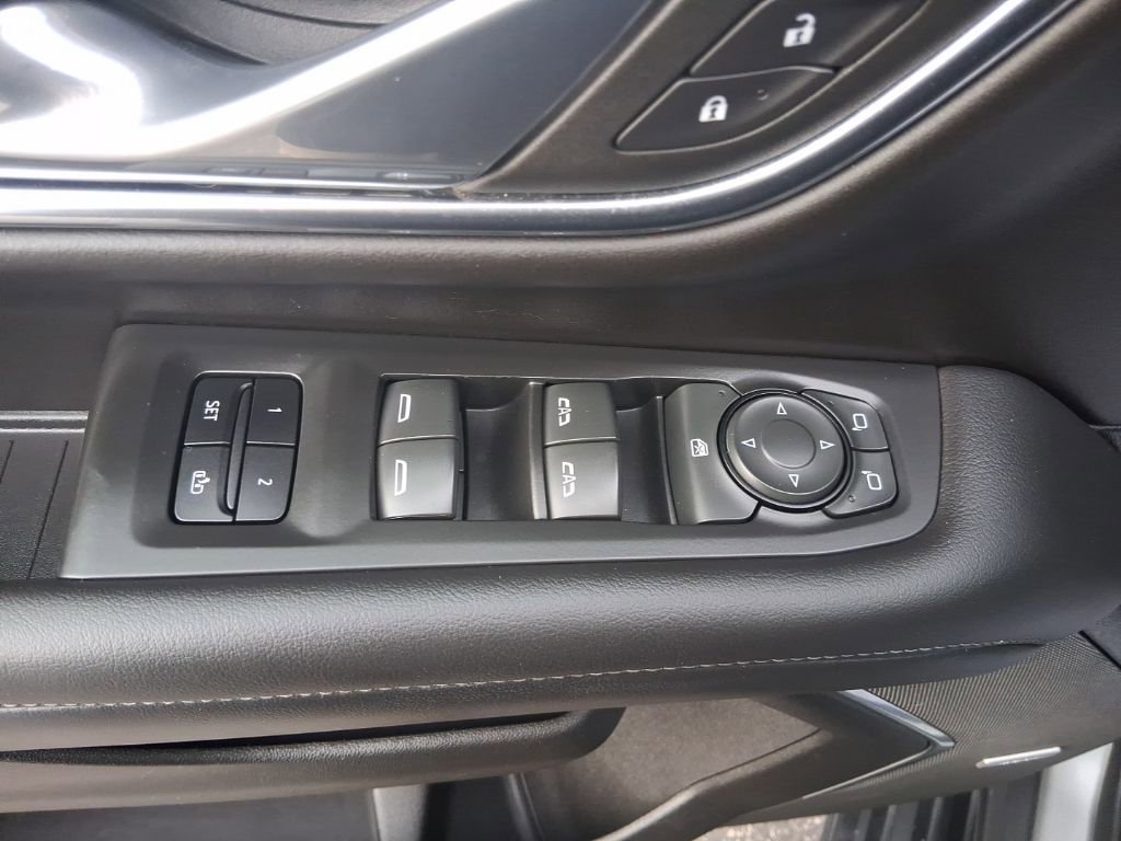 Used 2023 Chevrolet Suburban LT image 24