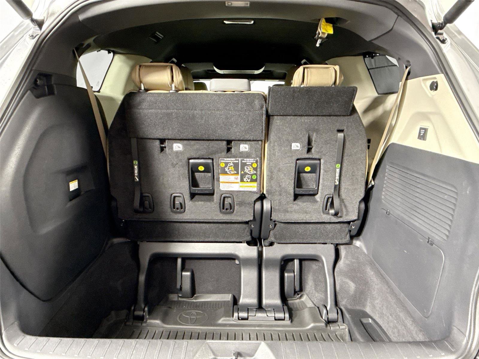 Certified 2023 Toyota Sienna Limited image 52