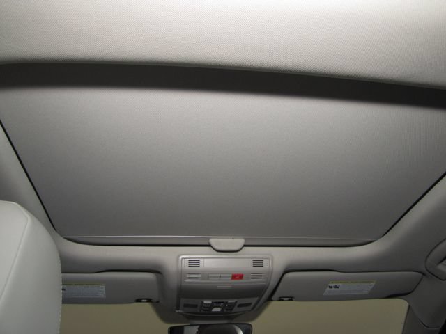 Used 2025 Volkswagen Jetta SE FWD image 16