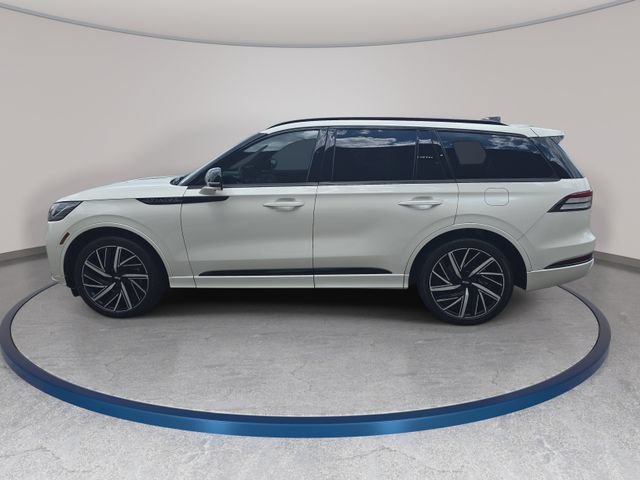 Used 2025 Lincoln Aviator Black Label w/ Jet Appearance Package AWD/4WD image 9