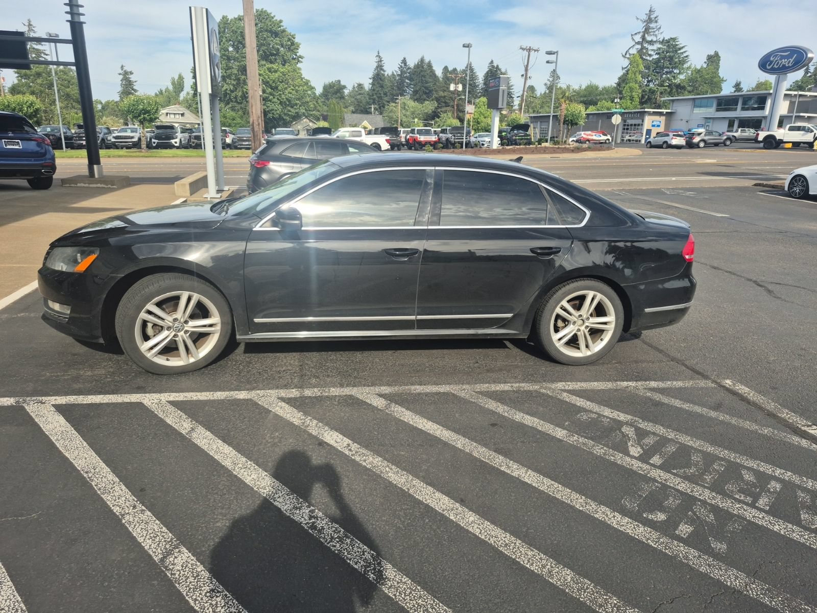 Used 2014 Volkswagen Passat 1.8T SEL Premium FWD image 4