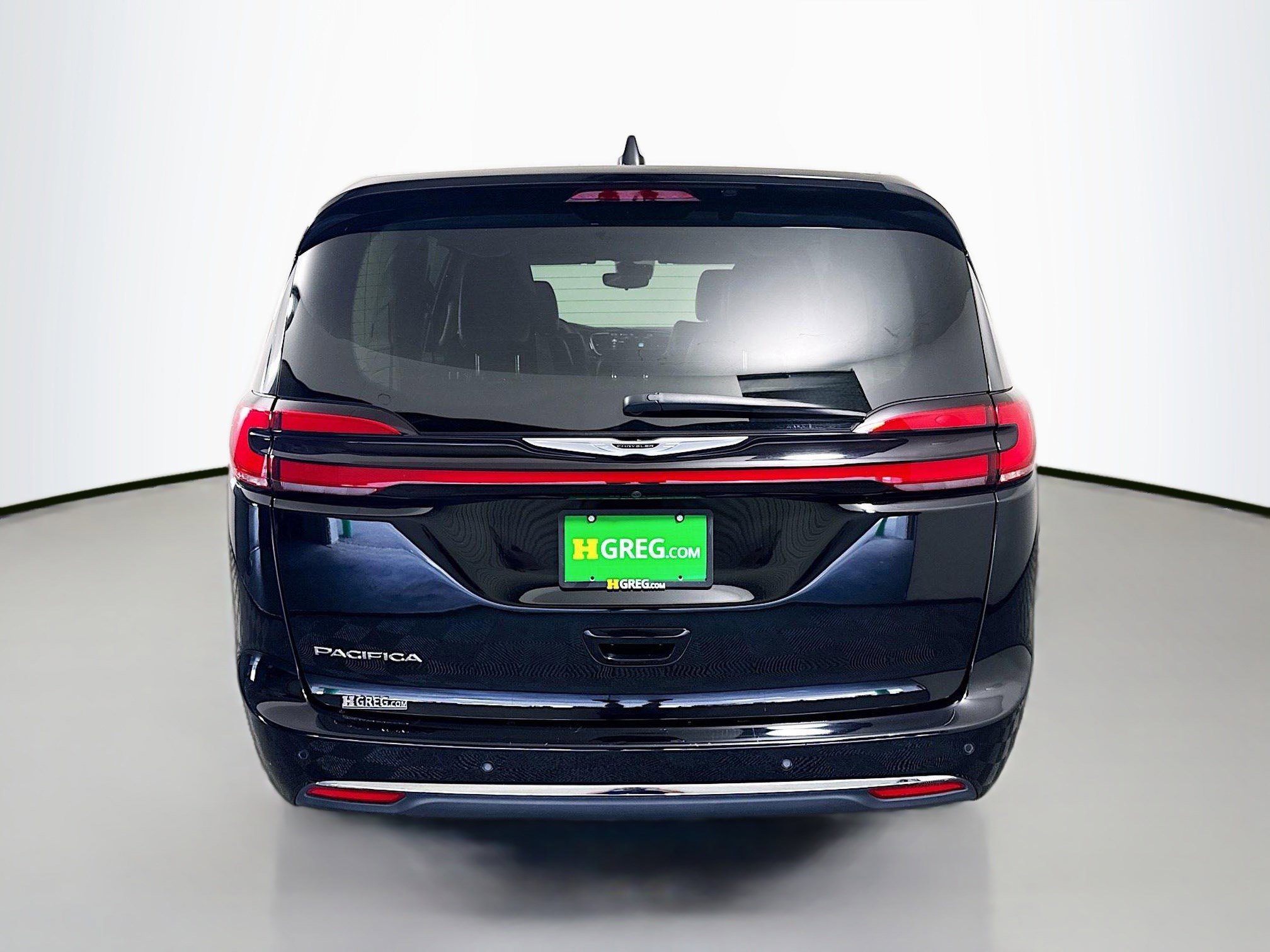 Used 2024 Chrysler Pacifica Touring-L FWD image 8