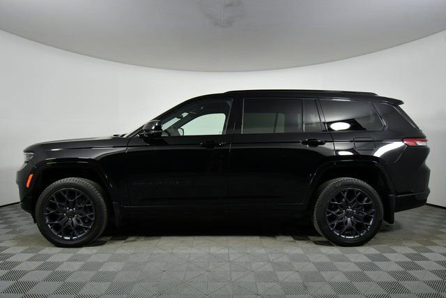 Used 2023 Jeep Grand Cherokee L Summit w/ High Altitude Package image 16
