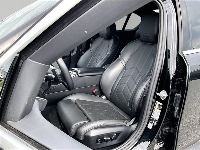 Used 2025 BMW 530i xDrive AWD/4WD image 9