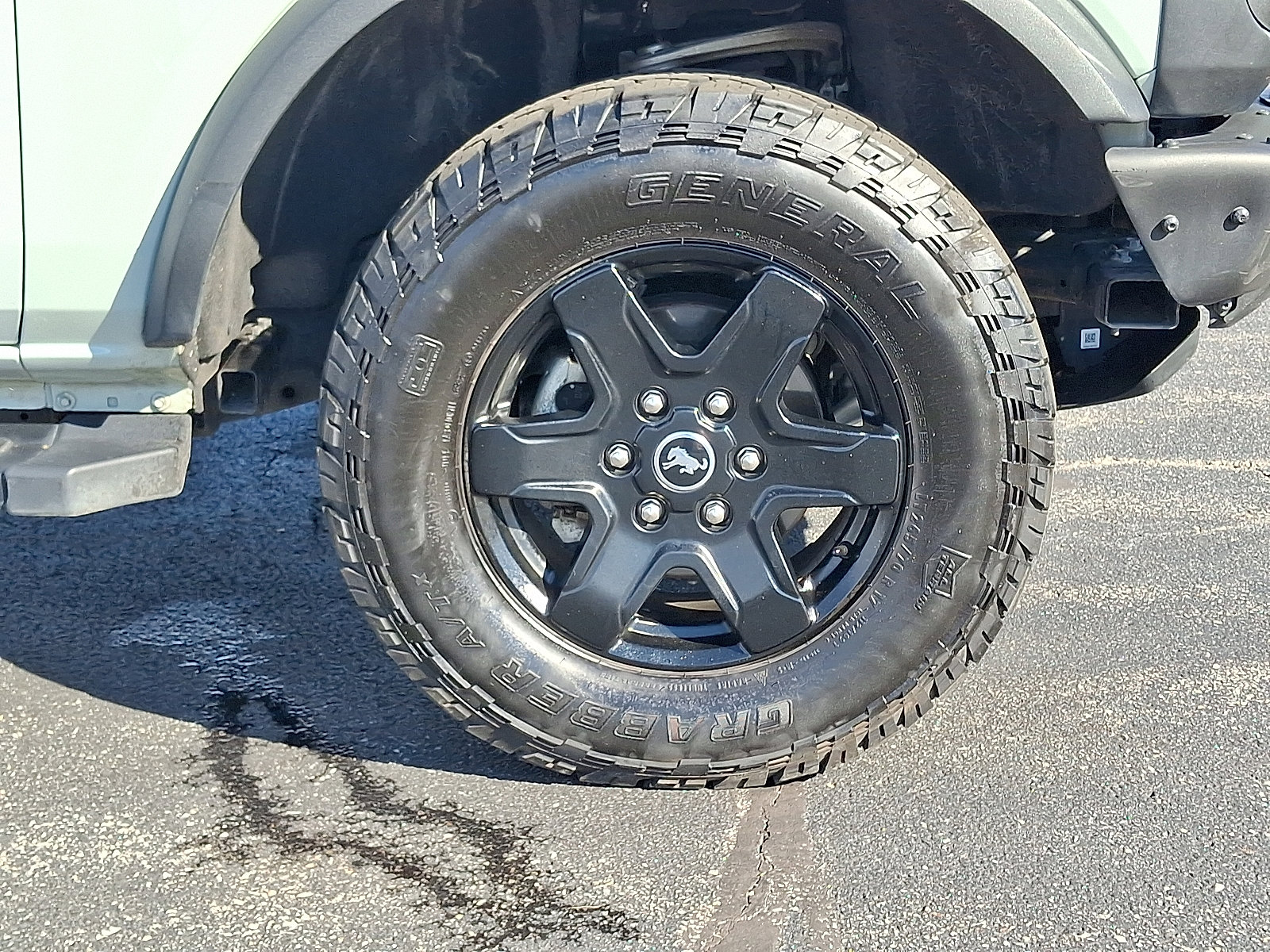 Used 2022 Ford Bronco Black Diamond image 9