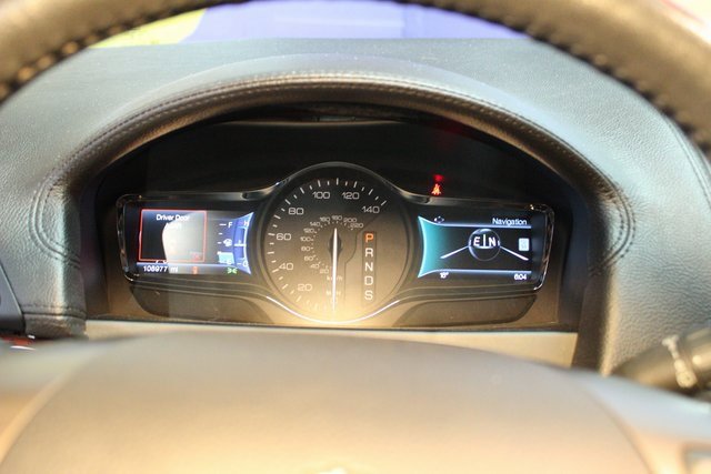 Used 2015 Lincoln MKX Base 4D Sport Utility w/ Equipment Group 101A image 20