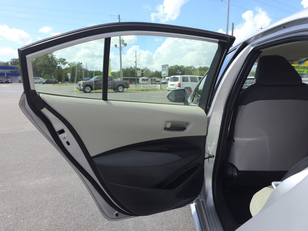Used 2022 Toyota Corolla LE image 10