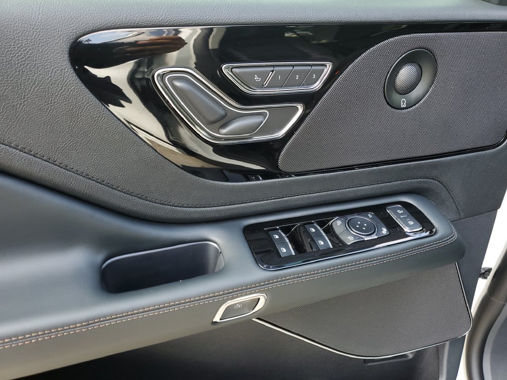 New 2026 Lincoln Aviator 2WD image 19