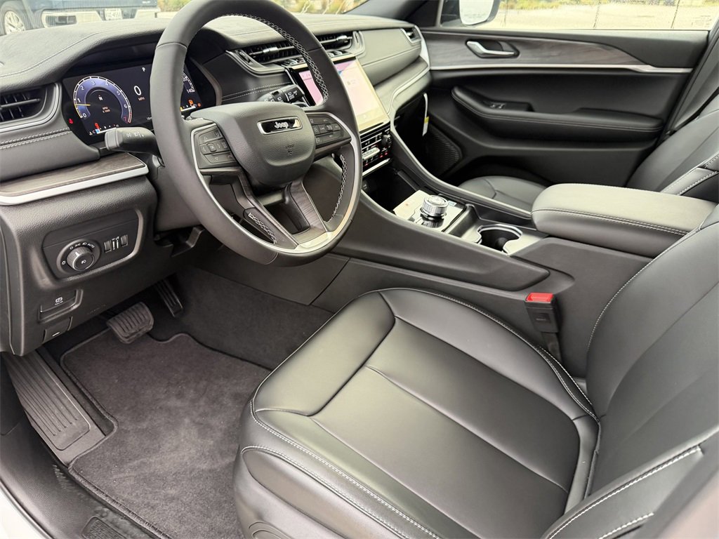 New 2025 Jeep Grand Cherokee L Limited image 11
