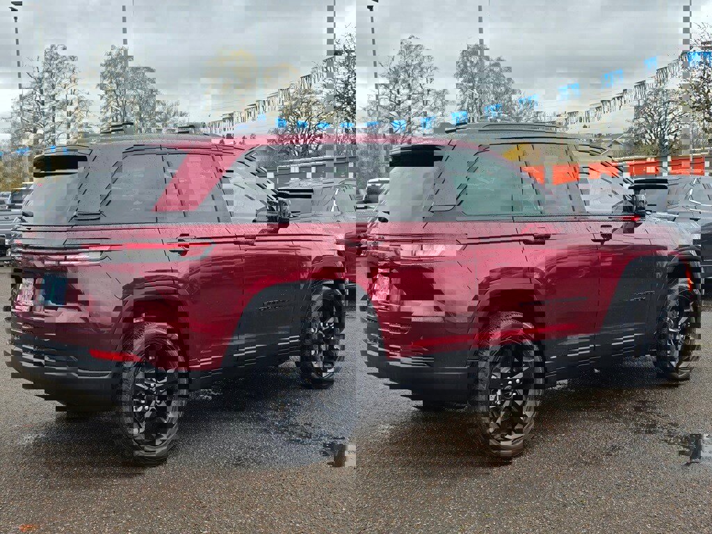 Used 2023 Jeep Grand Cherokee Altitude image 33