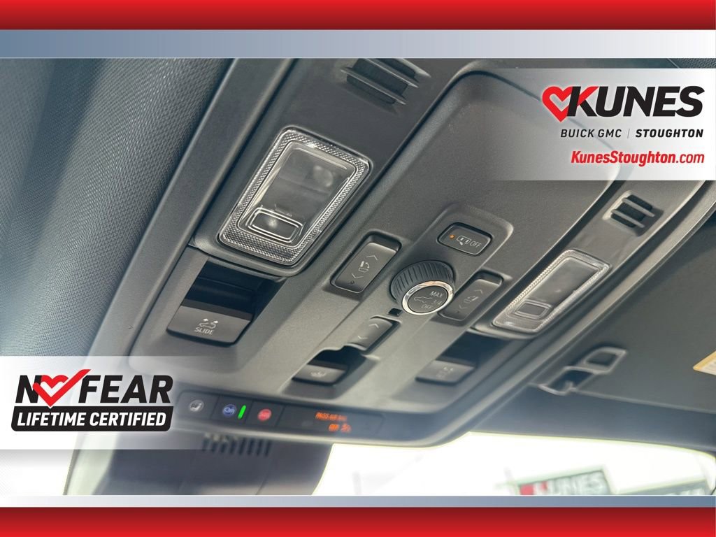 Used 2025 Chevrolet Suburban High Country AWD/4WD image 33