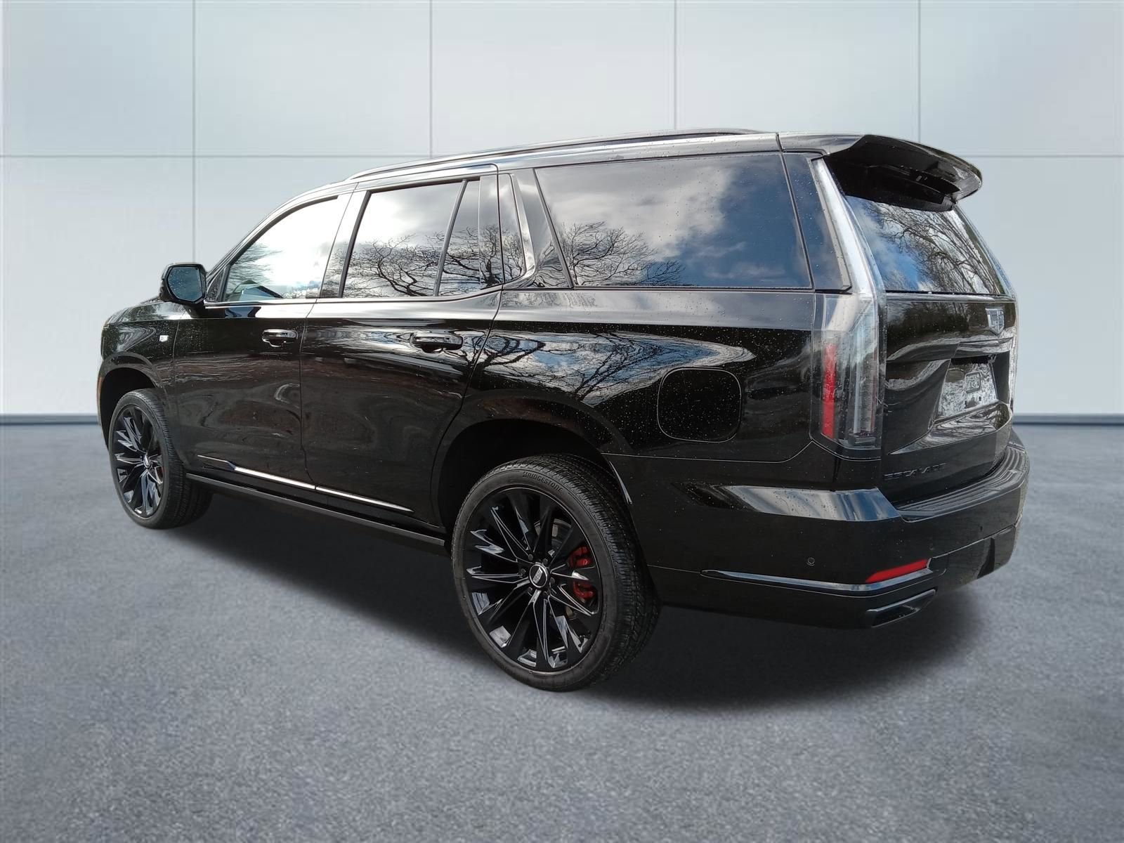 Used 2025 Cadillac Escalade Sport Platinum w/ LPO, ONYX Package image 3