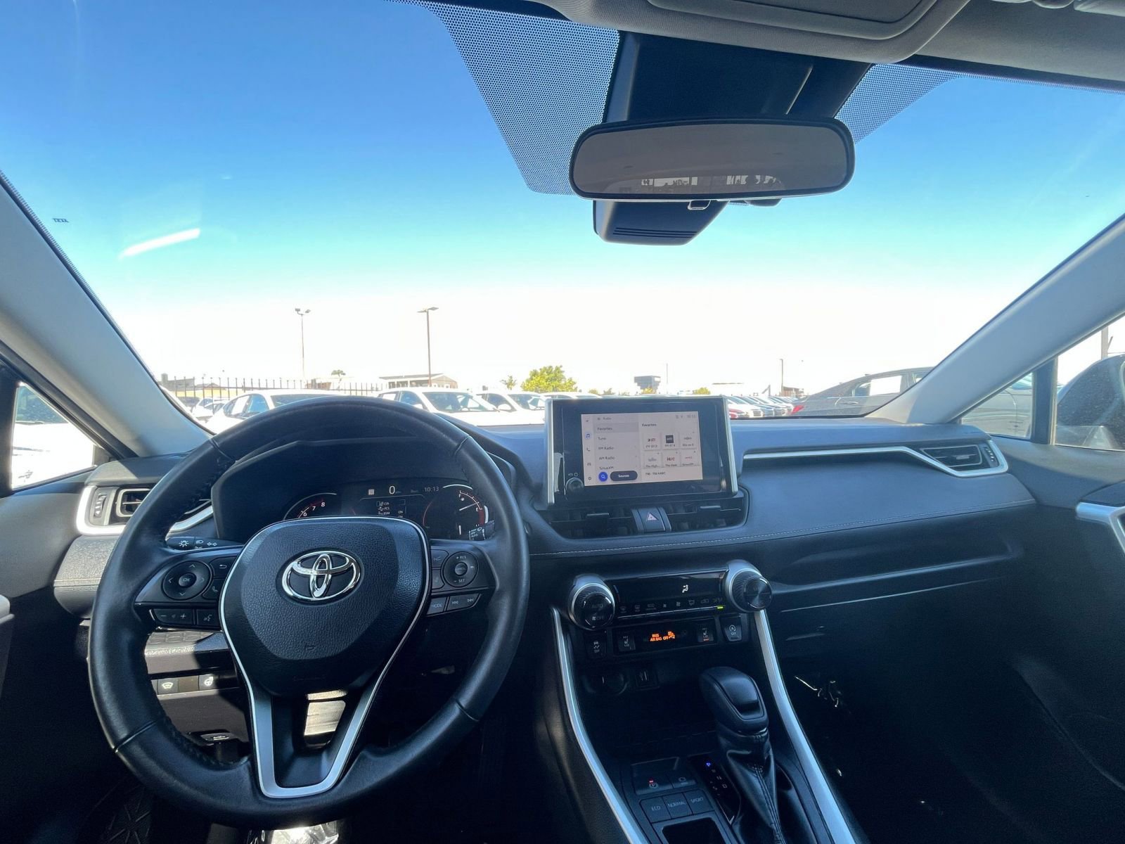 Used 2025 Toyota RAV4 XLE w/ Weather Package FWD image 32