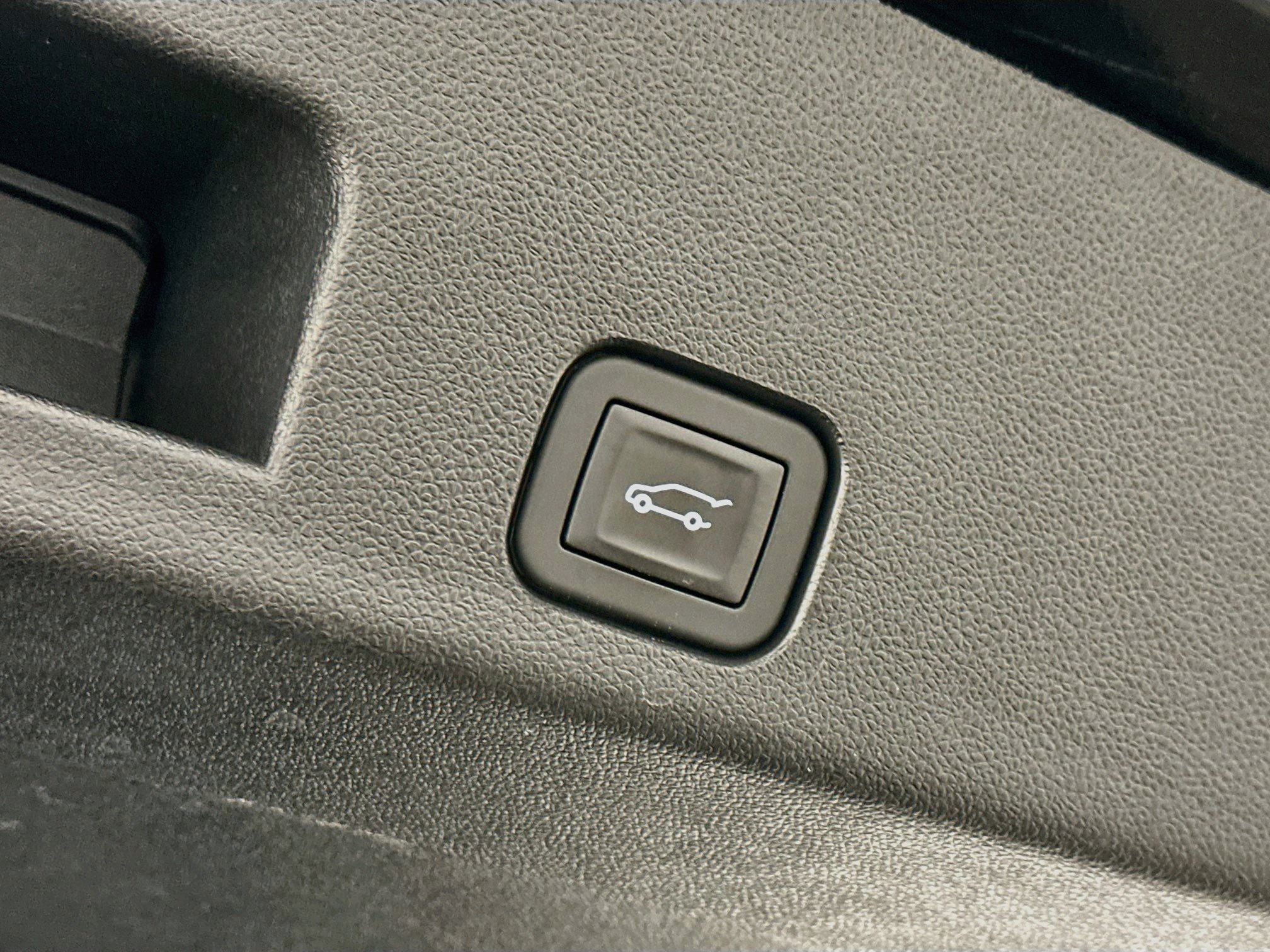 Used 2024 Chevrolet Traverse LT AWD/4WD image 32