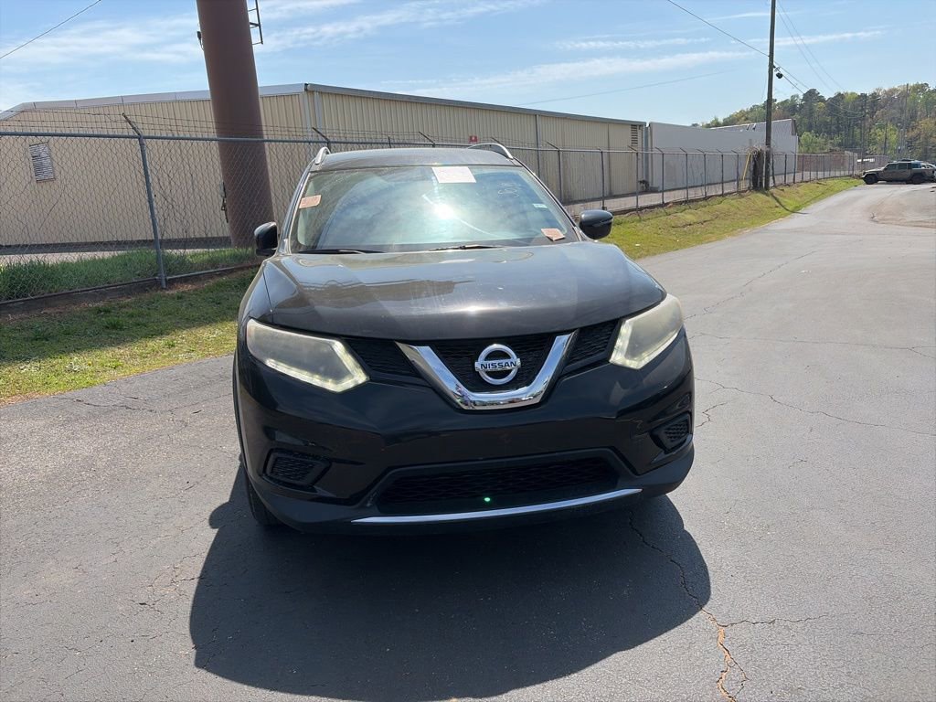 Used 2016 Nissan Rogue SV image 2