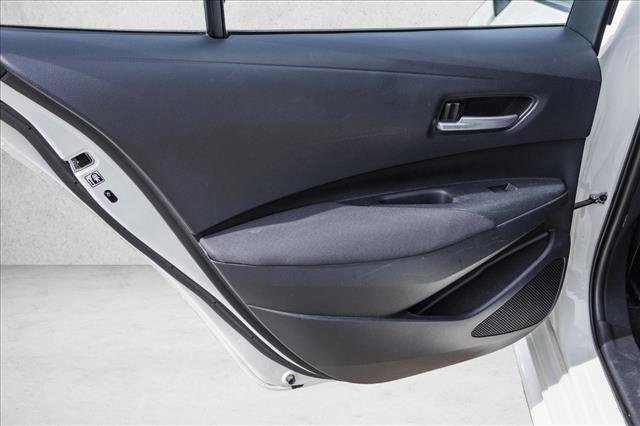 Used 2020 Toyota Corolla LE image 21