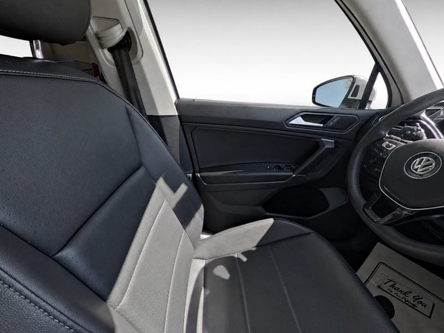 Used 2020 Volkswagen Tiguan SE w/ Panoramic Sunroof Package AWD/4WD image 10