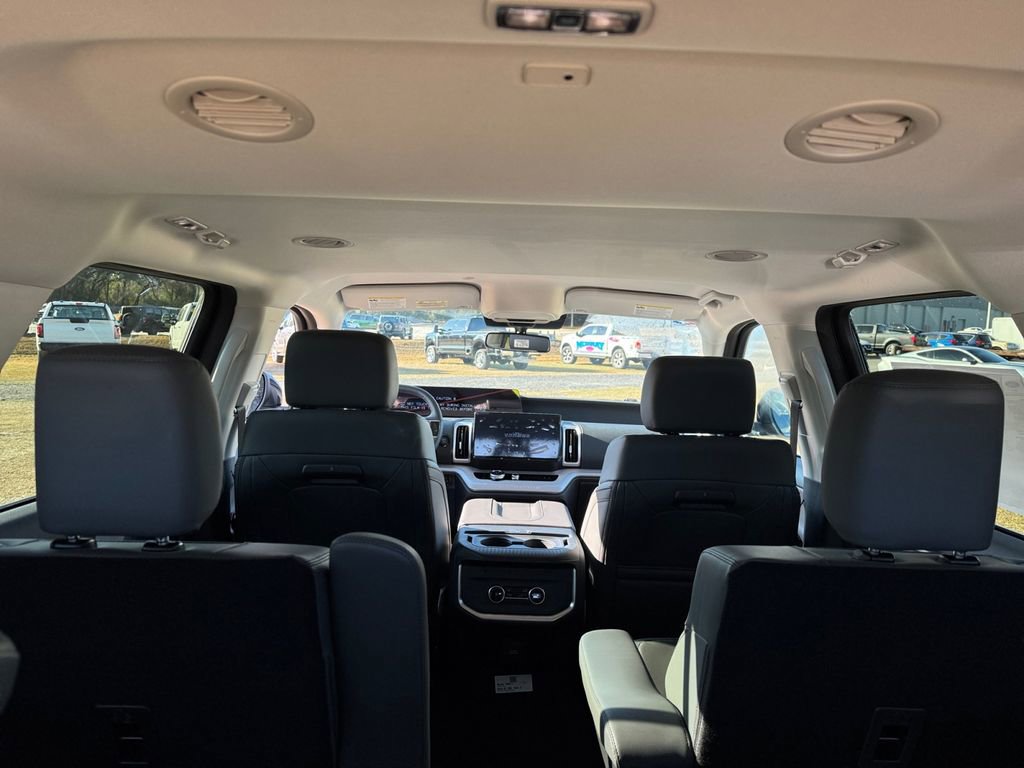 New 2026 Ford Expedition Active image 32