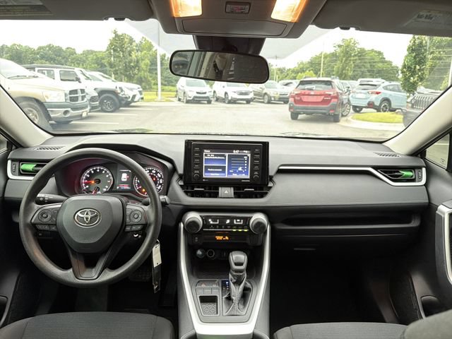 Used 2020 Toyota RAV4 LE FWD image 19